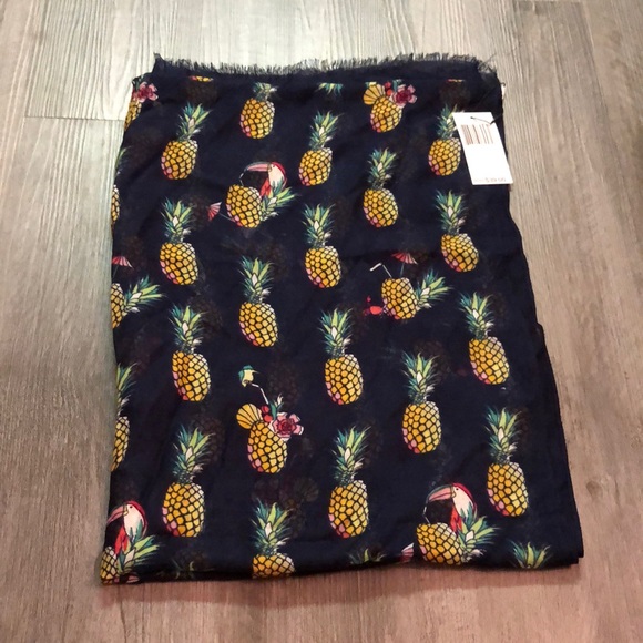 Vera Bradley Soft Fringe Scarf 100% Rayon Toucan Party Print 30”W x 72” L NWT - Picture 15 of 16